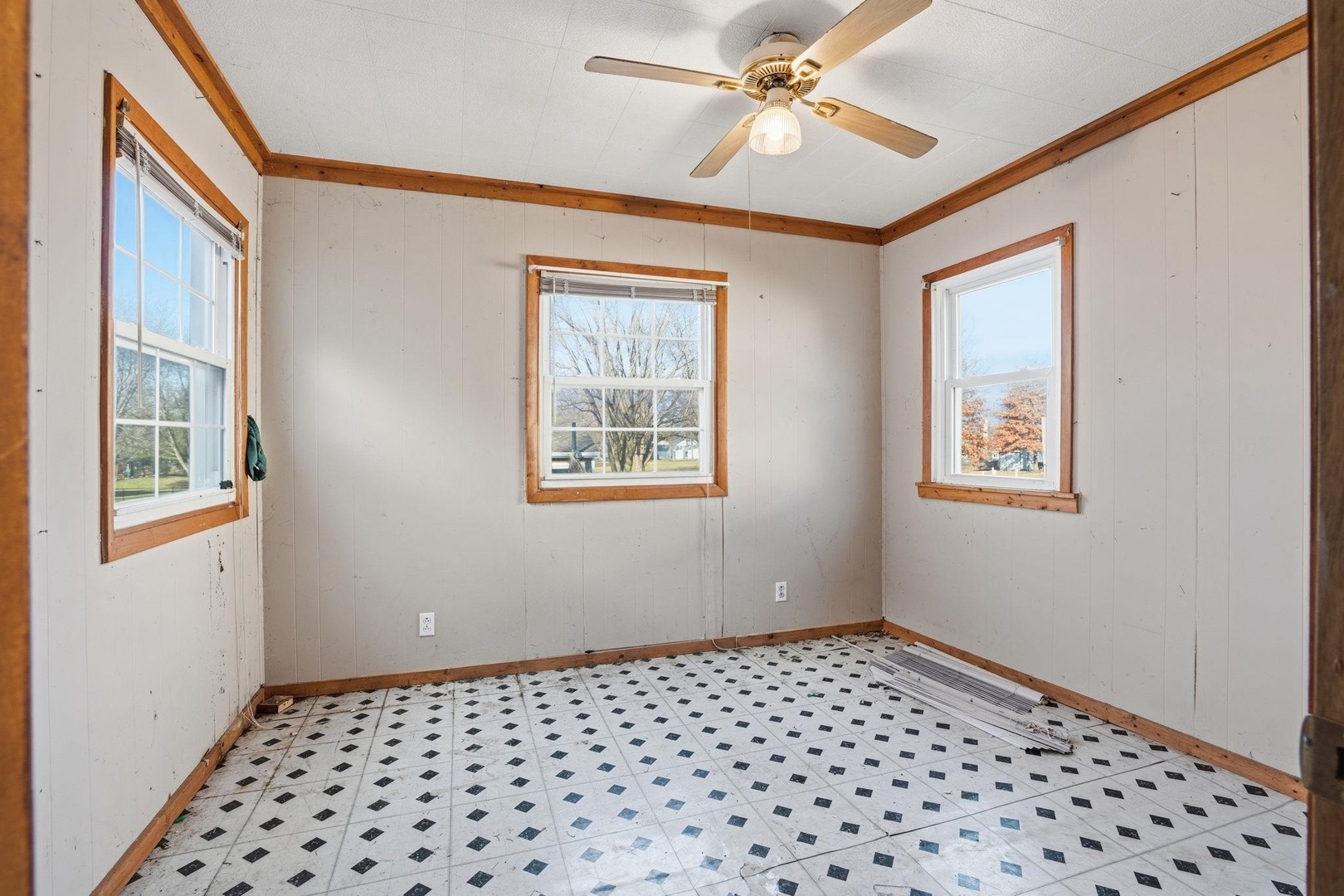 5029 69th Avenue Milan, IL 61264 - Photo 15 of 25 a view of a hallway with windows