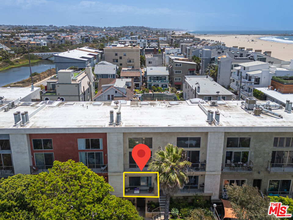 20 Ironsides Street, Unit 8 Marina del Rey, CA 90292 - Photo 15 of 17 a view of a building with sitting area