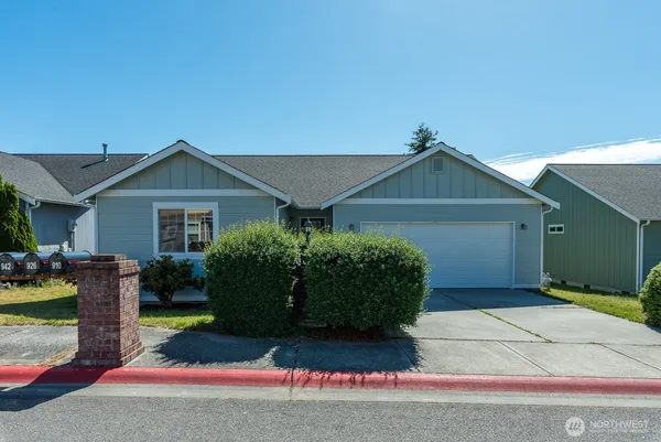 $495,000 | 942 Northeast Cordero Place, Oak Harbor, WA 98277