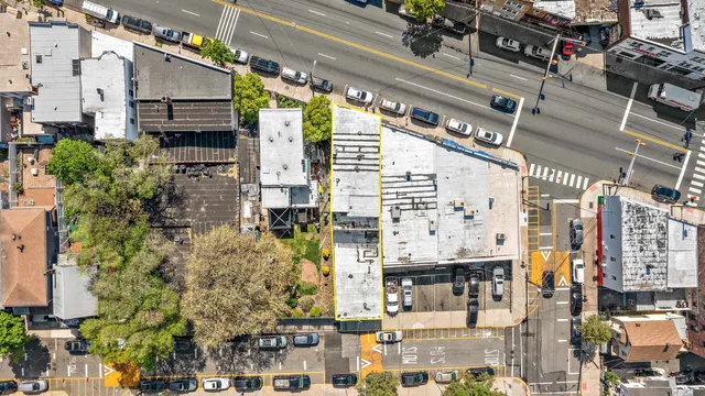 a picture of city view