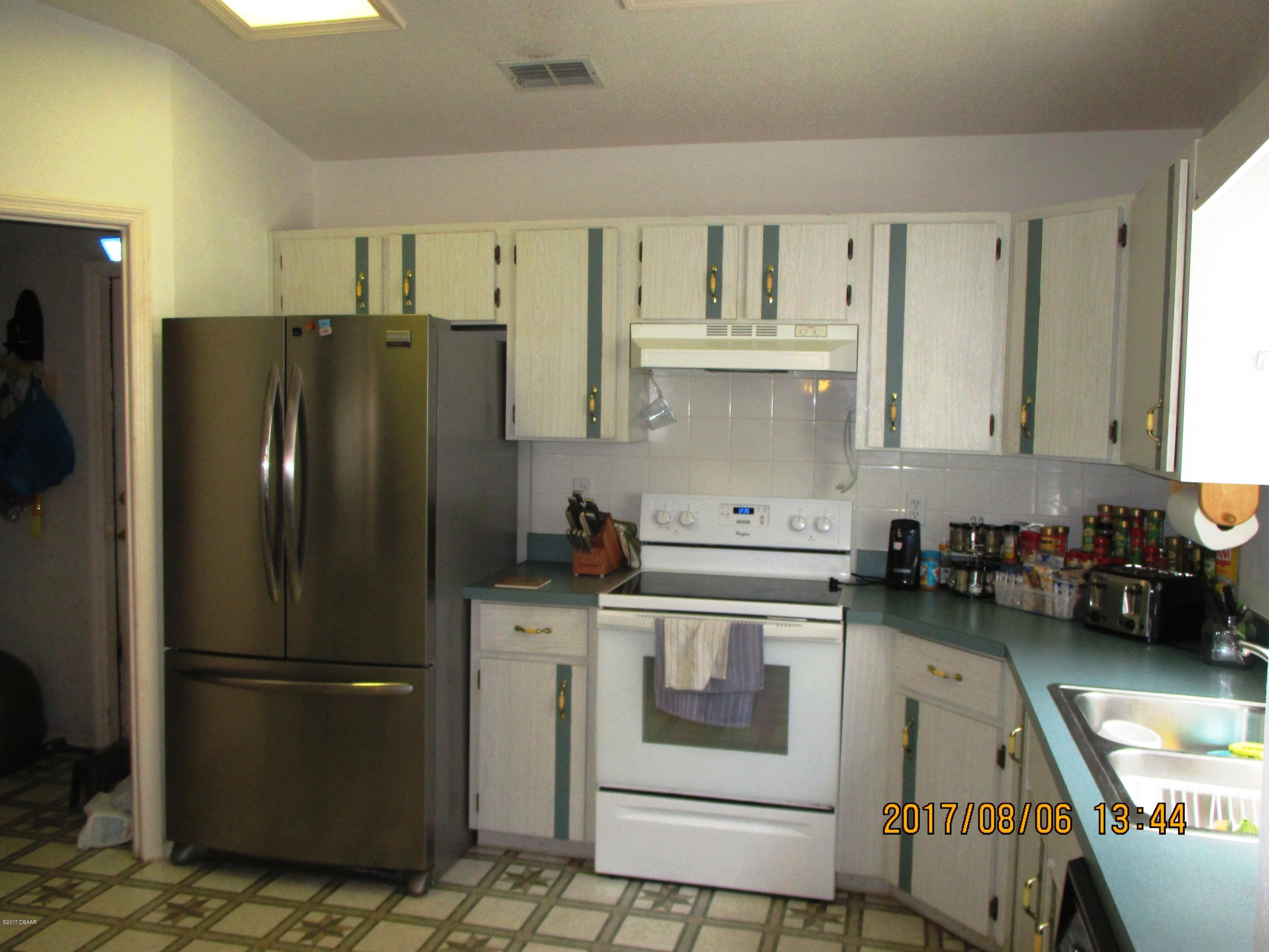 976 Deer Springs Road Port Orange, FL 32129 - Photo 7 of 24 kitchen