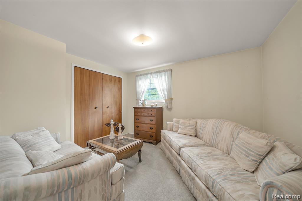 29958 Barwell Road Farmington Hills, MI 48334 - Photo 37 of 48
