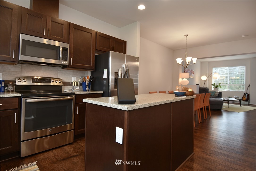 6590 High Point Drive Southwest Seattle, WA 98126 - Photo 12 of 22 Gallery Image 12