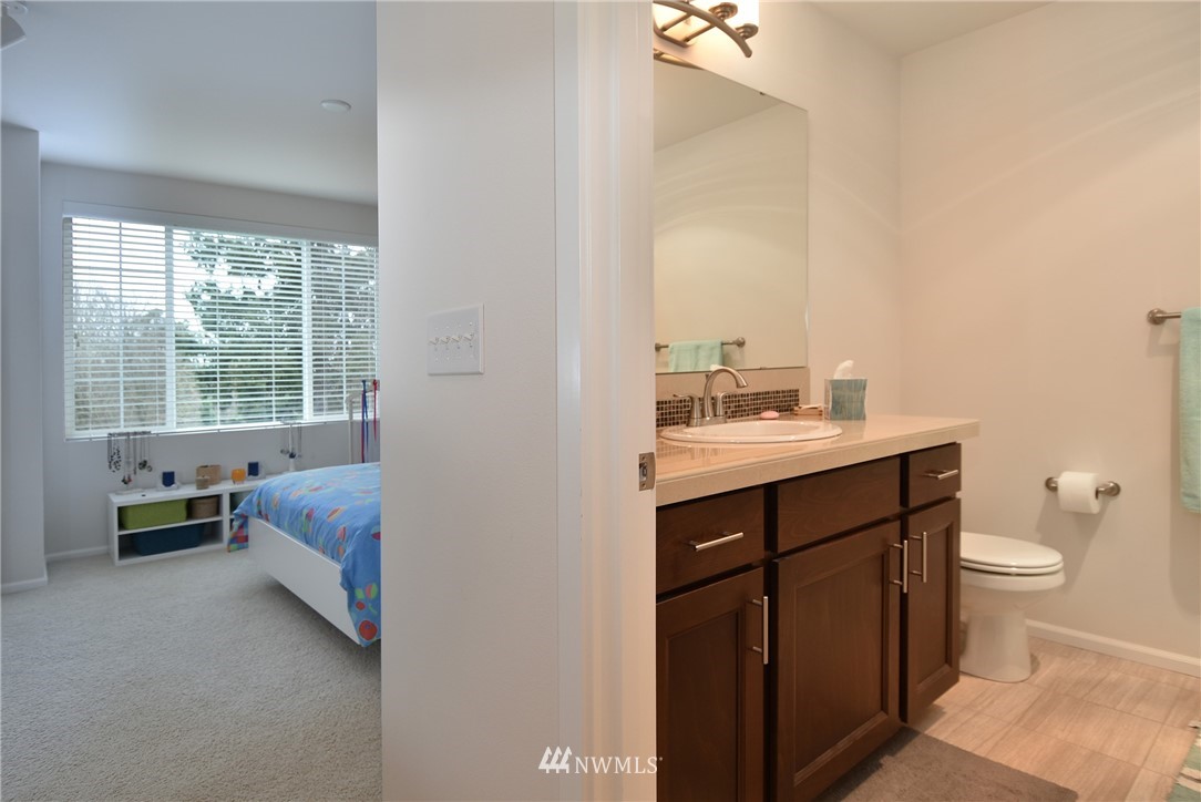 6590 High Point Drive Southwest Seattle, WA 98126 - Photo 17 of 22 Gallery Image 17