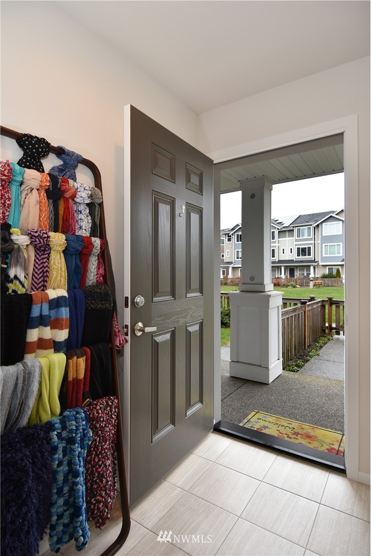 6590 High Point Drive Southwest Seattle, WA 98126 - Photo 5 of 22 Gallery Image 5