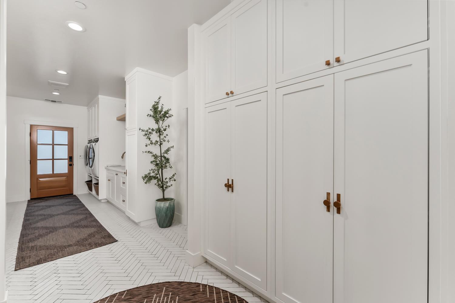 2304 Howard Drive Rescue, CA 95672 - Photo 27 of 71 Mudroom