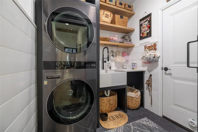 a bathroom with a toilet and a mirror