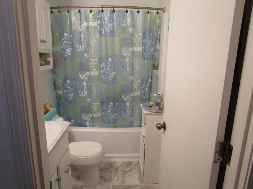 5 Brookside Drive, Unit 2 Exeter, NH 03833 - Photo 8 of 21 Gallery Image 8
