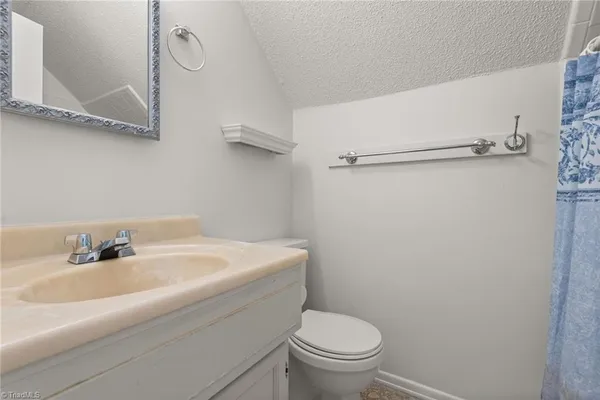 $2,300 | 1705 Three Meadows Road, Greensboro, NC 27455