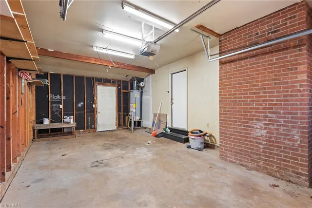 $2,300 | 1705 Three Meadows Road, Greensboro, NC 27455