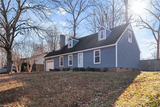 $2,300 | 1705 Three Meadows Road, Greensboro, NC 27455