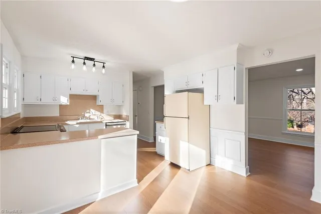 $2,300 | 1705 Three Meadows Road, Greensboro, NC 27455