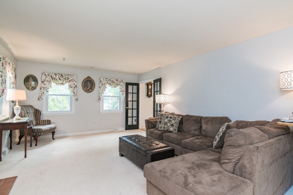 49 Quinnehtuk Road Longmeadow, MA 01106 - Photo 10 of 42