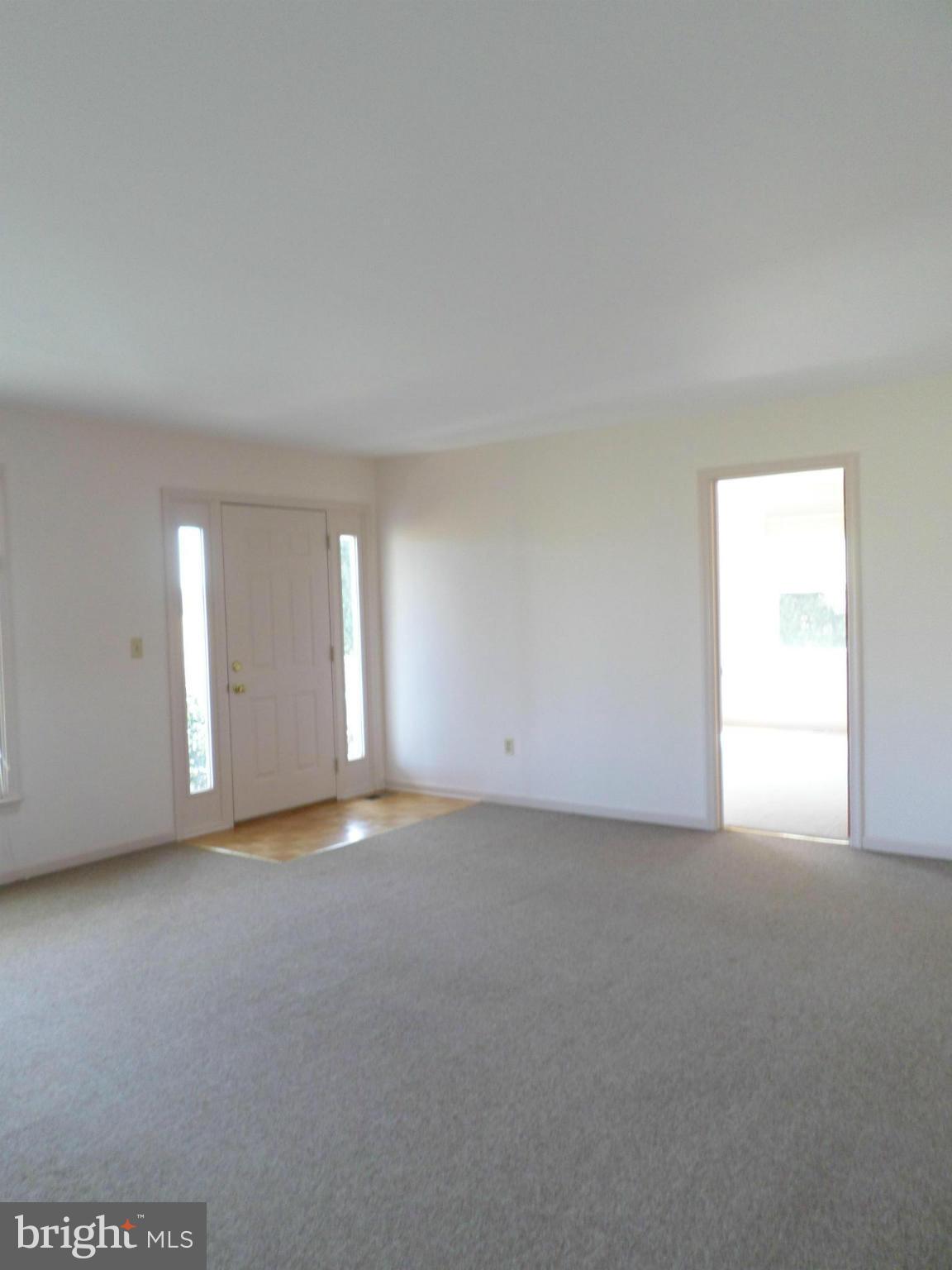 320 Dean Road Centreville, MD 21617 - Photo 3 of 22 Living Room