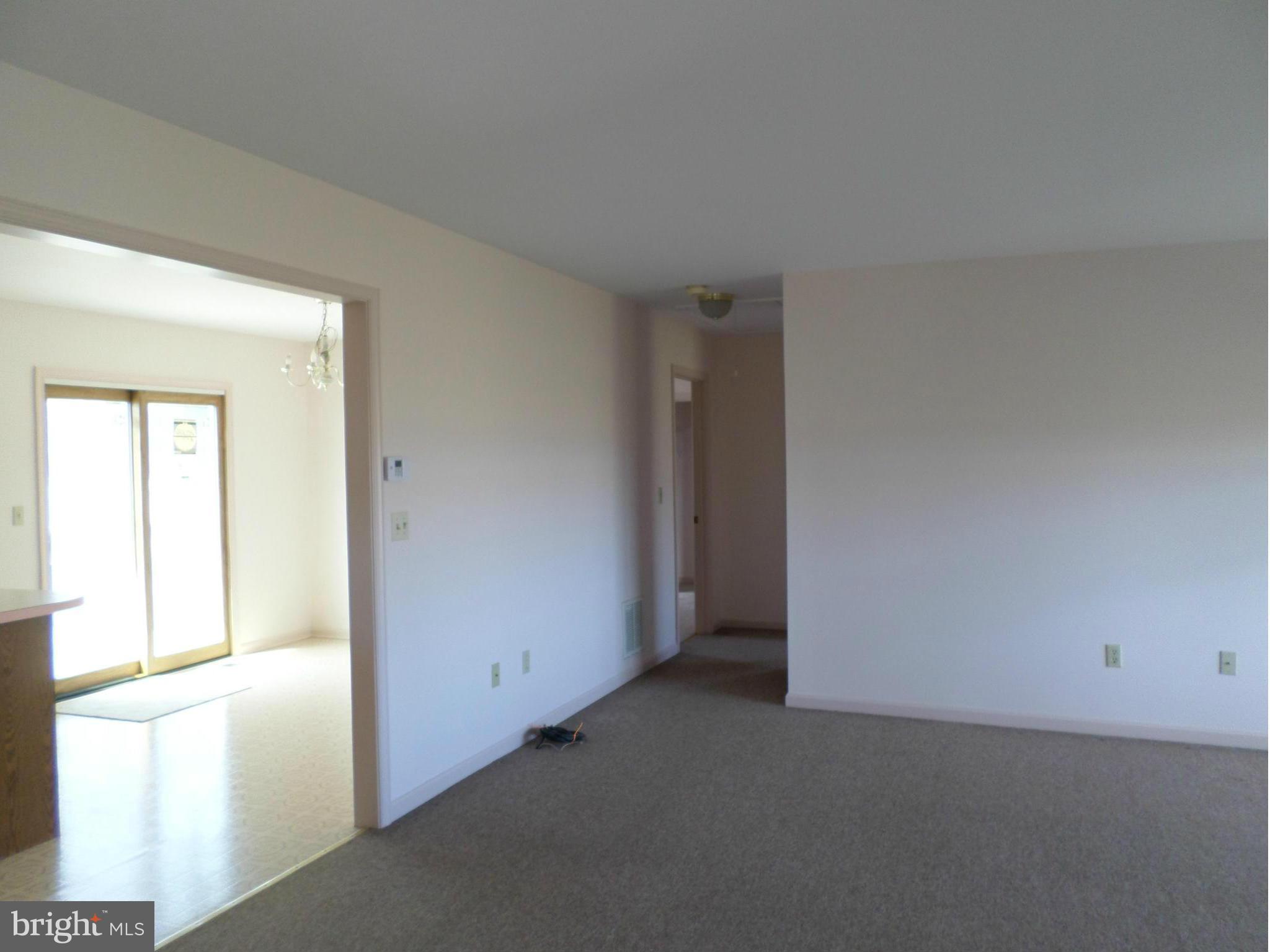 320 Dean Road Centreville, MD 21617 - Photo 5 of 22 Living Room