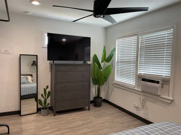 $1,000,000 | 5103 Avenue O, Galveston, TX 77551