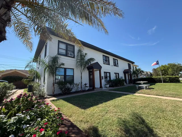 $1,000,000 | 5103 Avenue O, Galveston, TX 77551