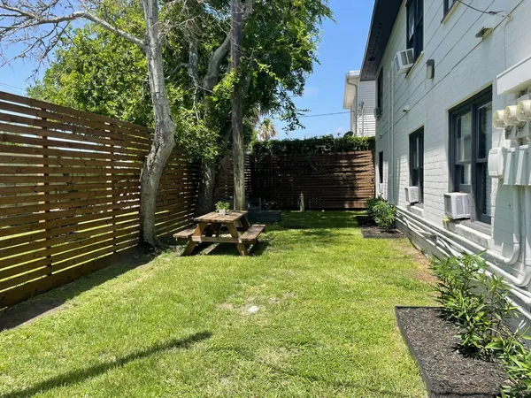 $1,000,000 | 5103 Avenue O, Galveston, TX 77551