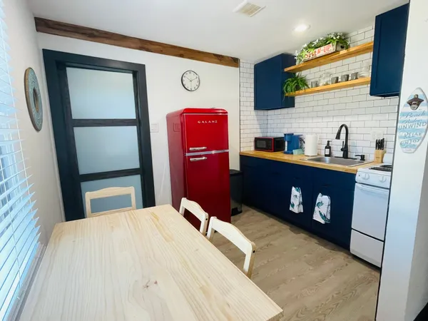 $1,000,000 | 5103 Avenue O, Galveston, TX 77551