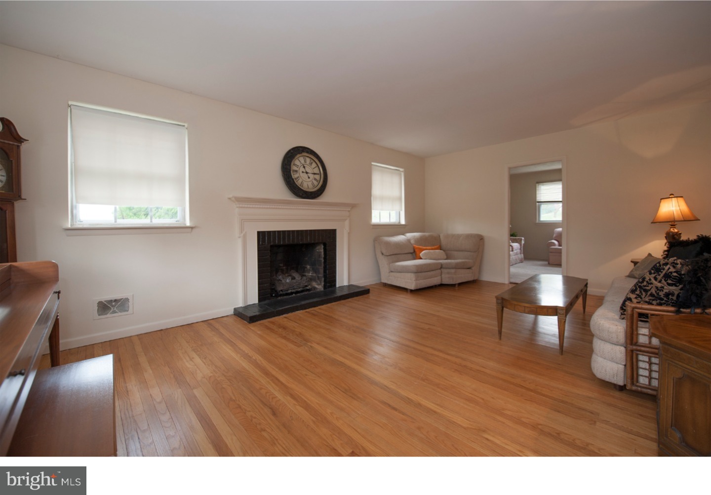 683 Media Line Road Broomall, PA 19008 - Photo 5 of 25