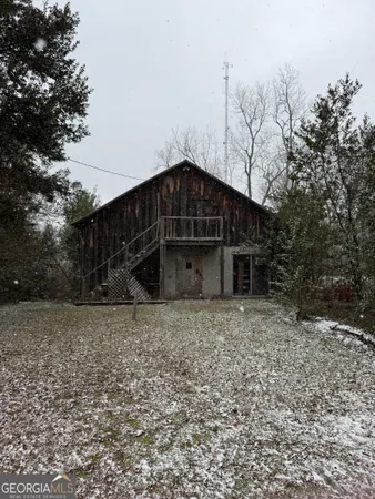 a view of a entrance to house
