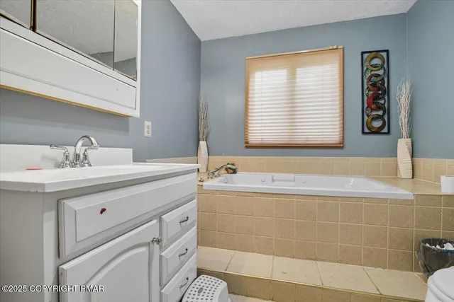 $246,900 | 165 Grouse Ridge Lane, Drums, PA 18222