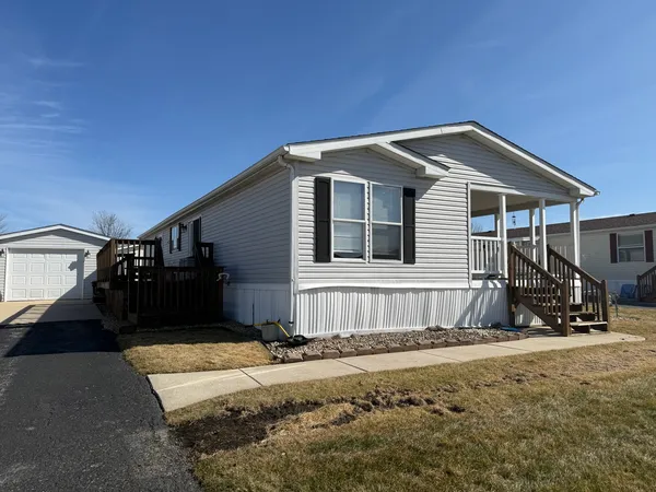 $43,000 | 17 Bobwhite Lane, Beecher, IL 60401