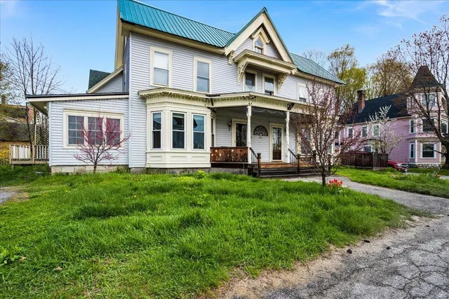 $550,000 | 23 Pleasant Street, Hillsborough, NH 03244