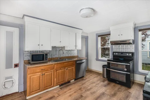 $550,000 | 23 Pleasant Street, Hillsborough, NH 03244