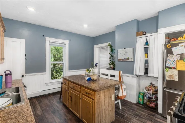 $550,000 | 23 Pleasant Street, Hillsborough, NH 03244