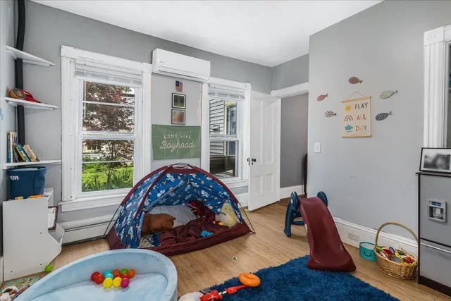 $550,000 | 23 Pleasant Street, Hillsborough, NH 03244