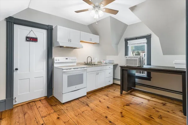 $550,000 | 23 Pleasant Street, Hillsborough, NH 03244