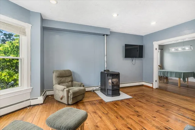 $550,000 | 23 Pleasant Street, Hillsborough, NH 03244