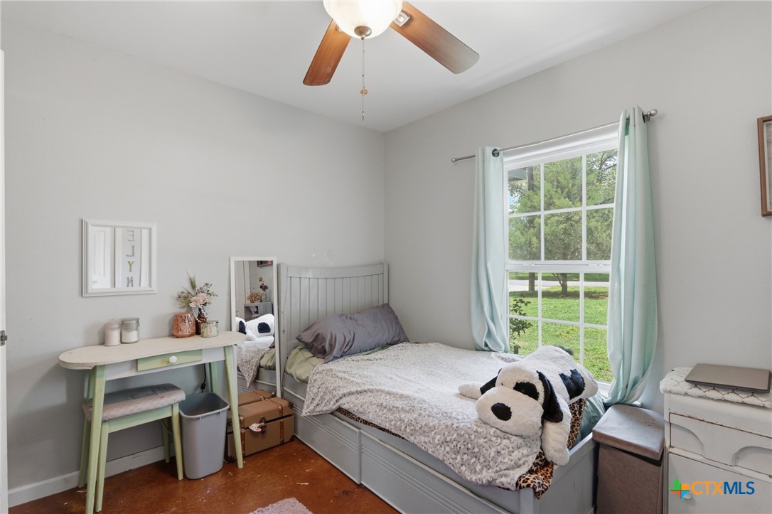 554 West Austin Street Luling, TX 78648 - Photo 28 of 47