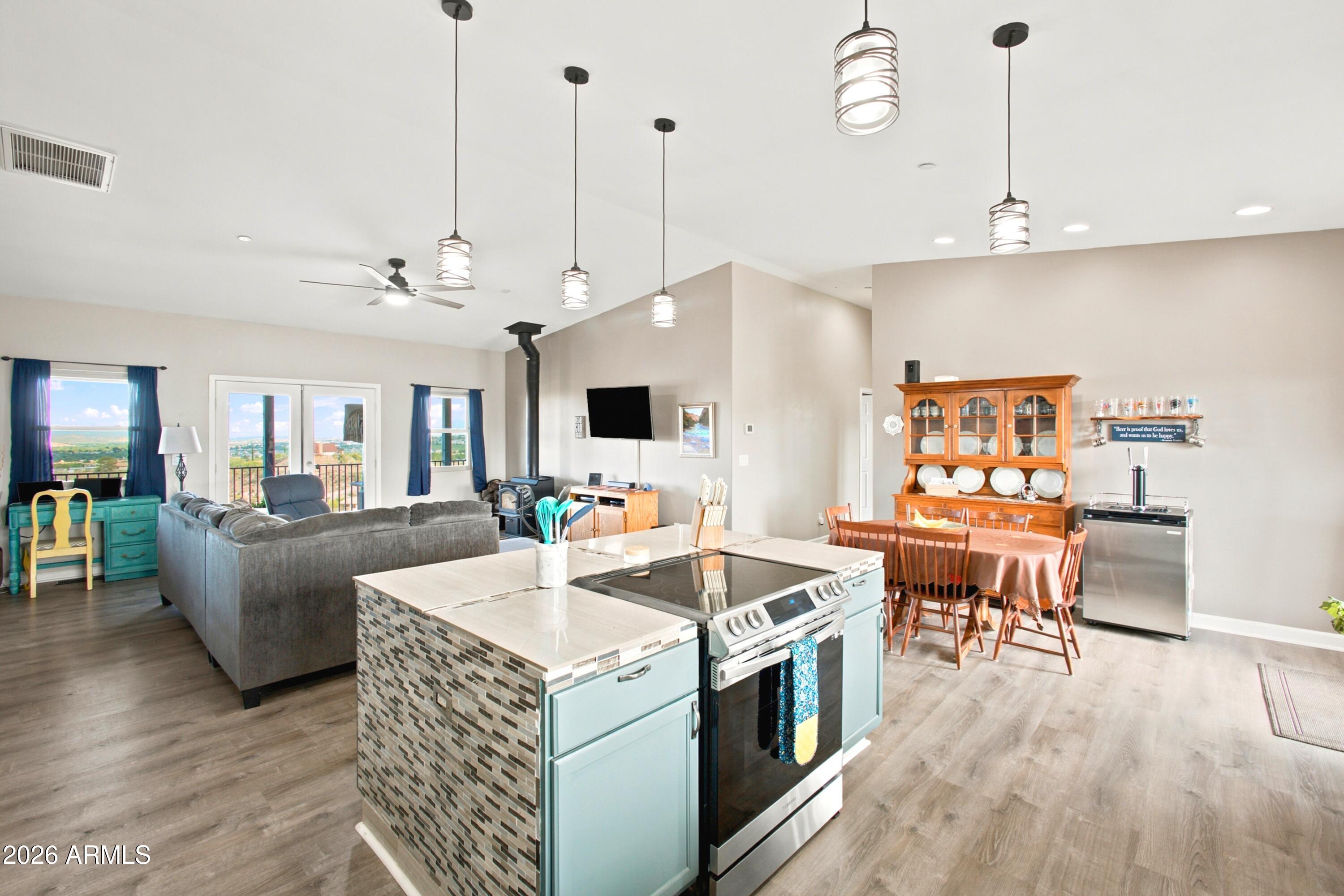 301 New Venture Road Clarkdale, AZ 86324 - Photo 8 of 29 NV kitchen