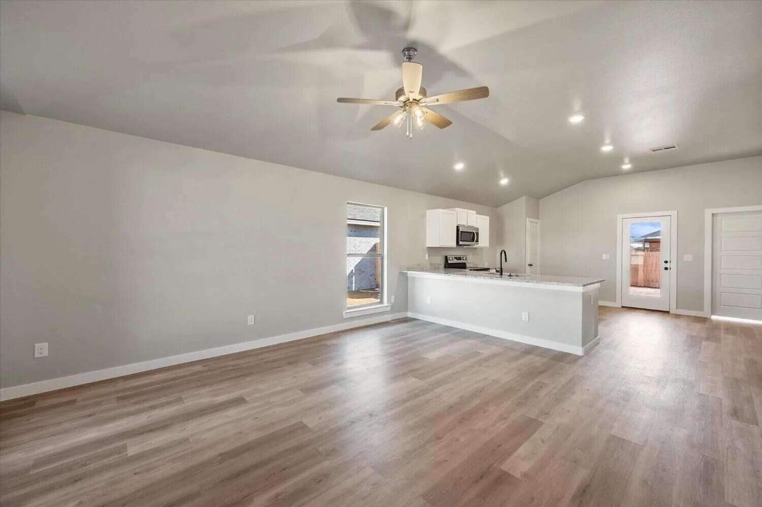 6929 10th Street Lubbock, TX 79416 - Photo 3 of 15 3