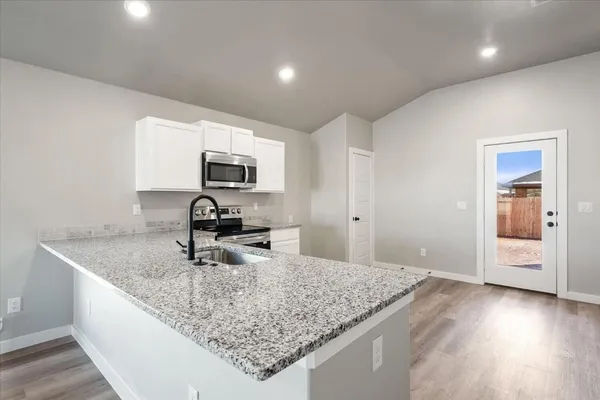 $1,700 | 6929 10th Street, Lubbock, TX 79416