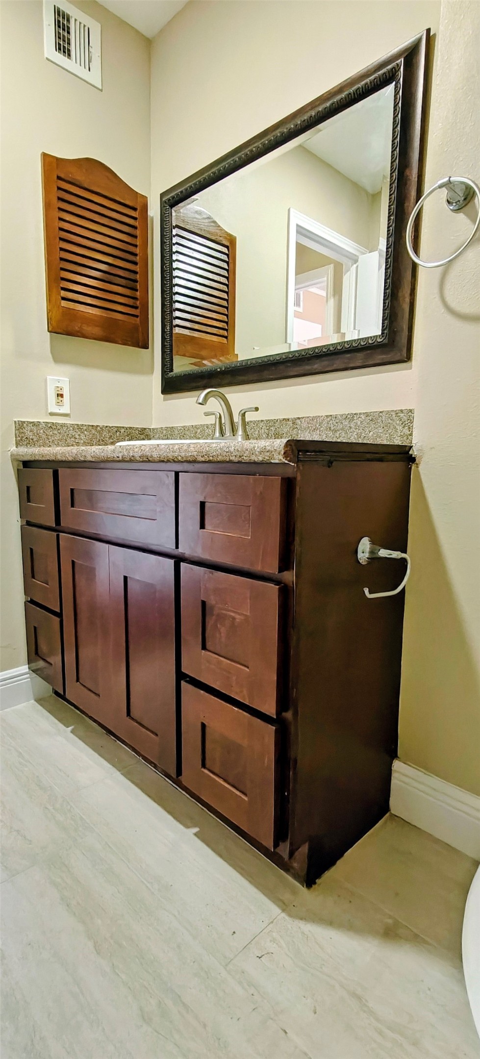 8413 Sands Point Drive Houston, TX 77036 - Photo 19 of 23 a view of counter top