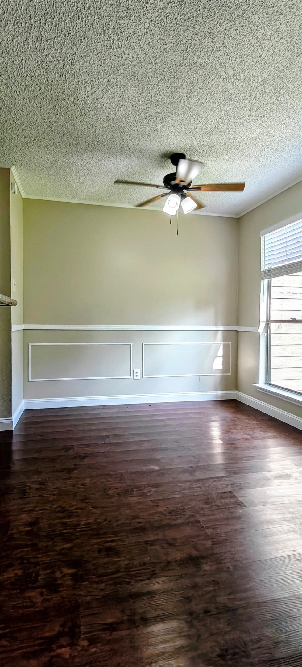 8413 Sands Point Drive Houston, TX 77036 - Photo 6 of 23 a view of room and window