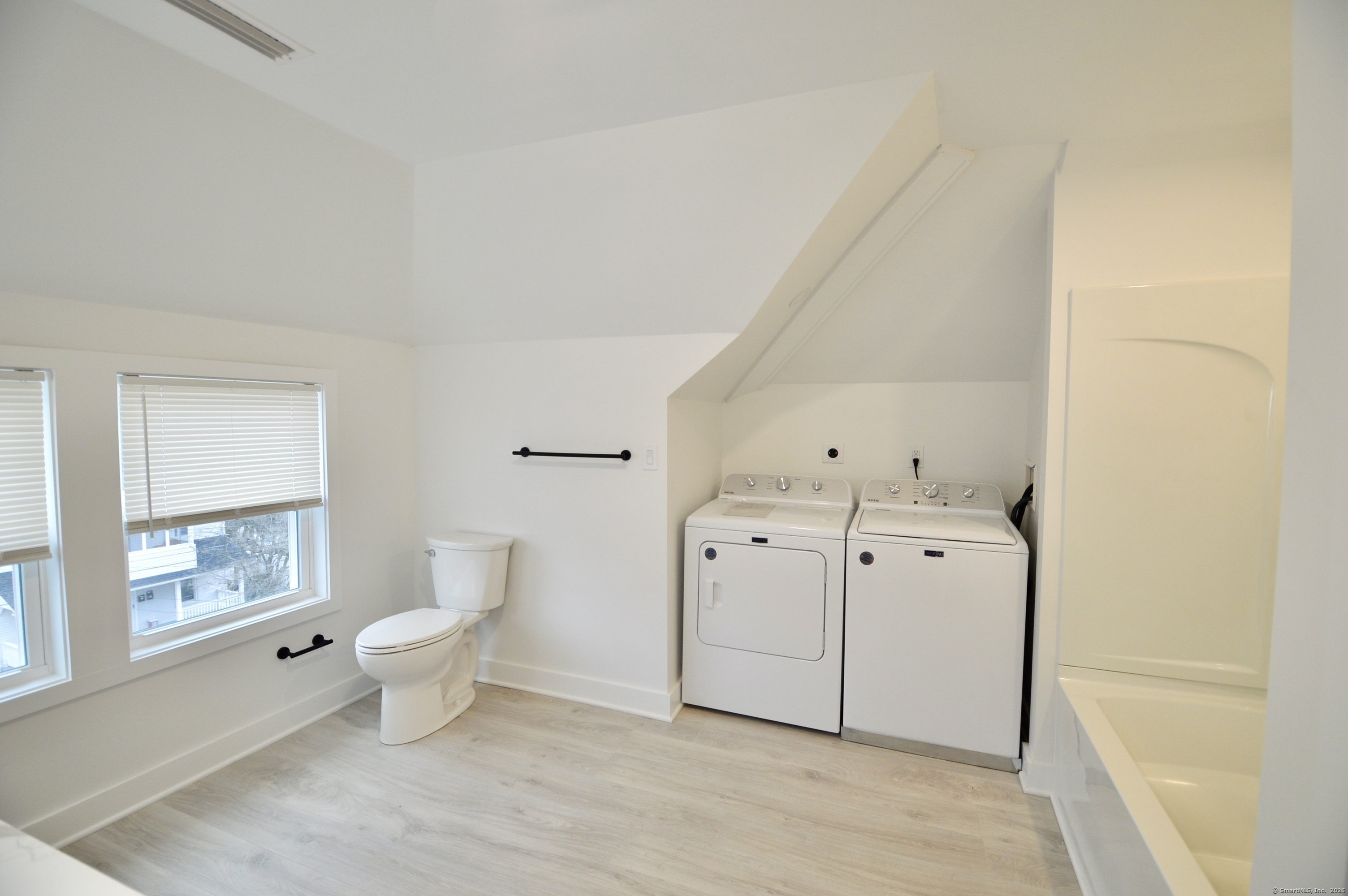 21 Nichols Street Ansonia, CT 06401 - Photo 3 of 21