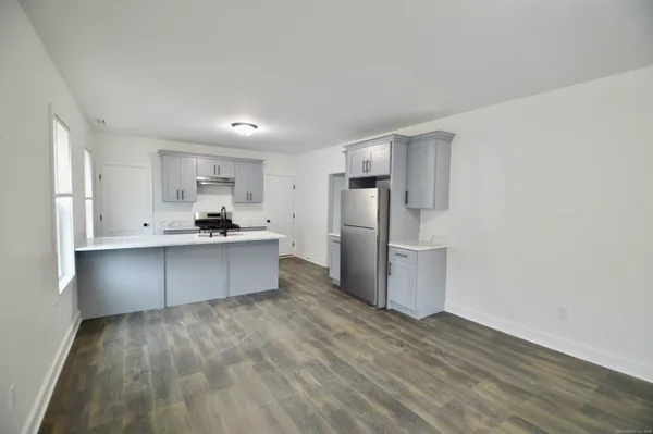 $2,900 | 21 Nichols Street, Ansonia, CT 06401