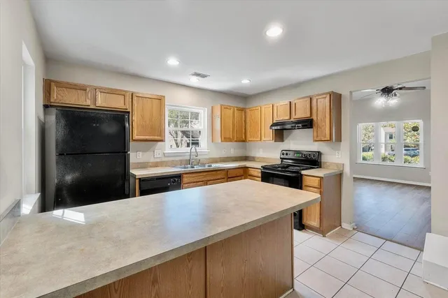 $1,860 | 7900 Shadow Oak Drive, North Charleston, SC 29406