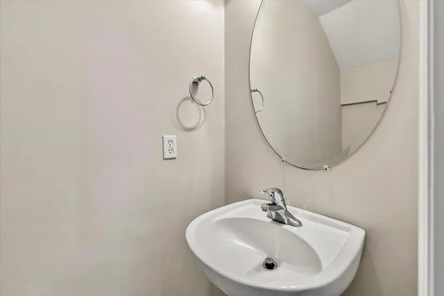 $1,860 | 7900 Shadow Oak Drive, North Charleston, SC 29406