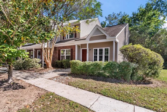 $1,860 | 7900 Shadow Oak Drive, North Charleston, SC 29406