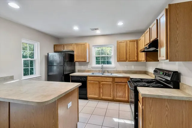 $1,860 | 7900 Shadow Oak Drive, North Charleston, SC 29406