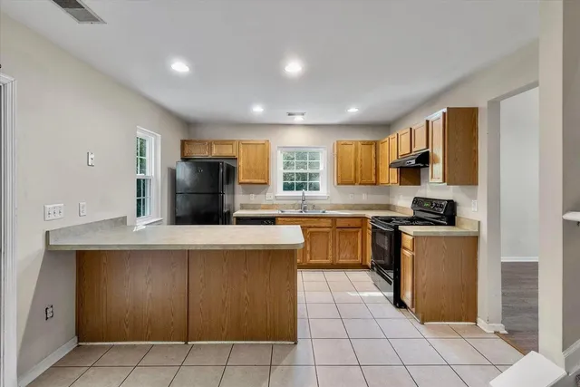 $1,860 | 7900 Shadow Oak Drive, North Charleston, SC 29406