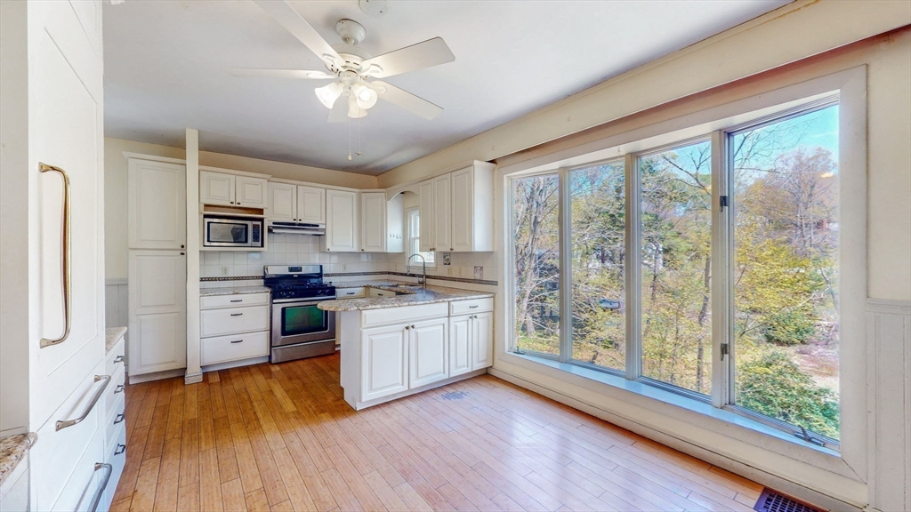 36 Dexter Road Newton, MA 02460 - Photo 8 of 32