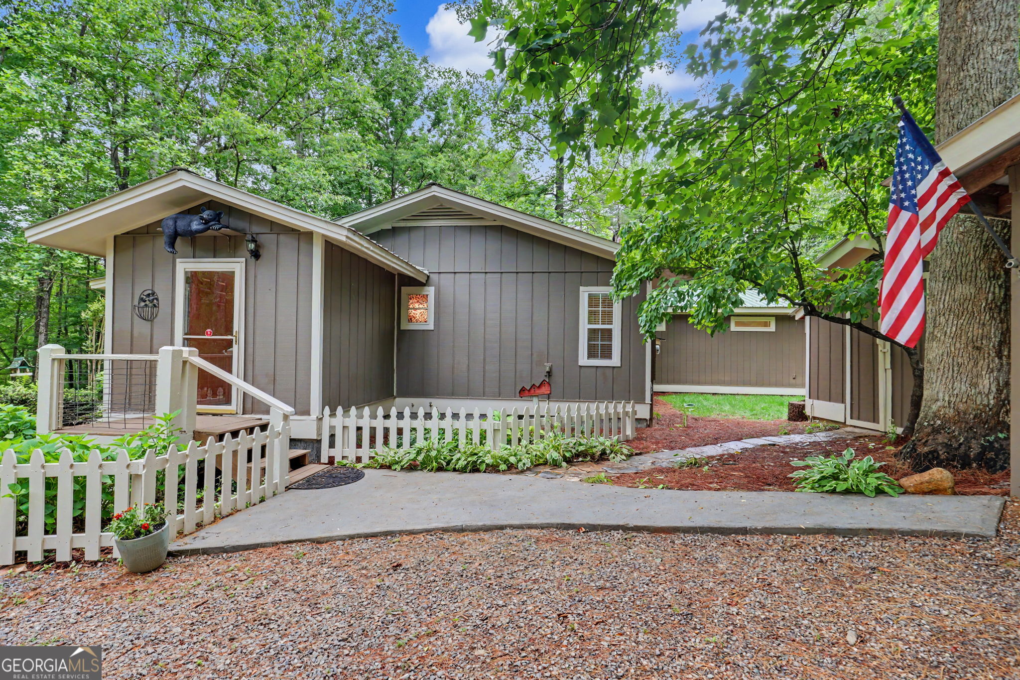 5637 Murray Cove Road Tiger, GA 30576 - Photo 2 of 67