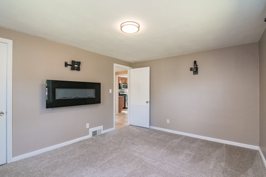 73 Catalpa Terrace Springfield, MA 01119 - Photo 21 of 31