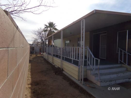 837 West Bennett Street Ridgecrest, CA 93555 - Photo 2 of 6 a view of entryway